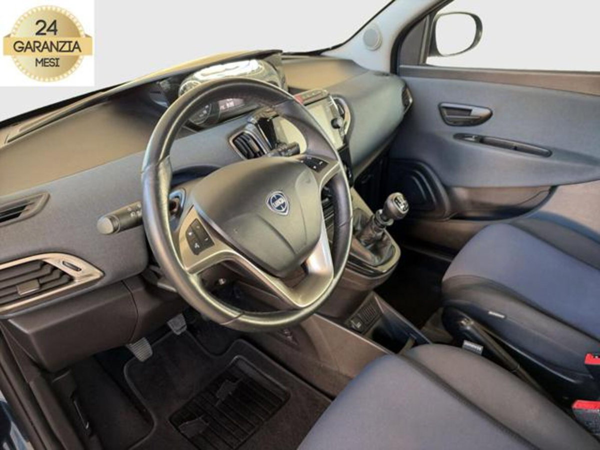 Lancia Ypsilon 1.0 FireFly 5 porte S&S Hybrid Gold Plus (7)