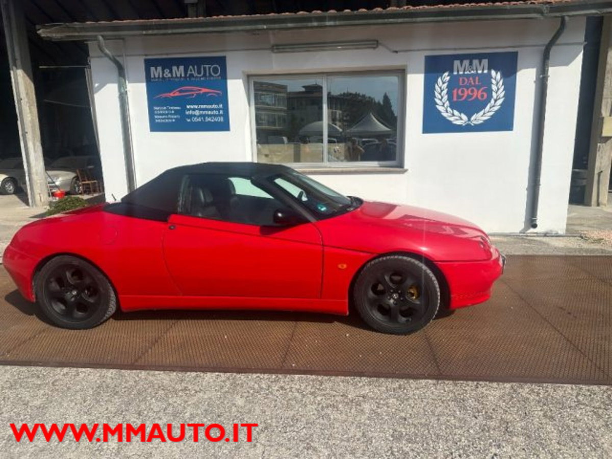 Alfa Romeo Spider 2.0i 16V Twin Spark cat L