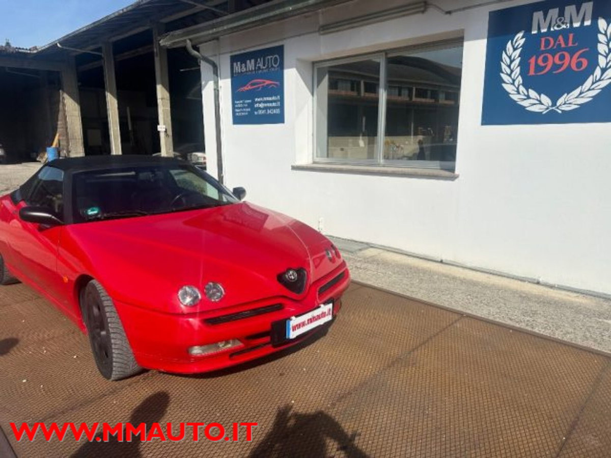 Alfa Romeo Spider 2.0i 16V Twin Spark cat L (2)