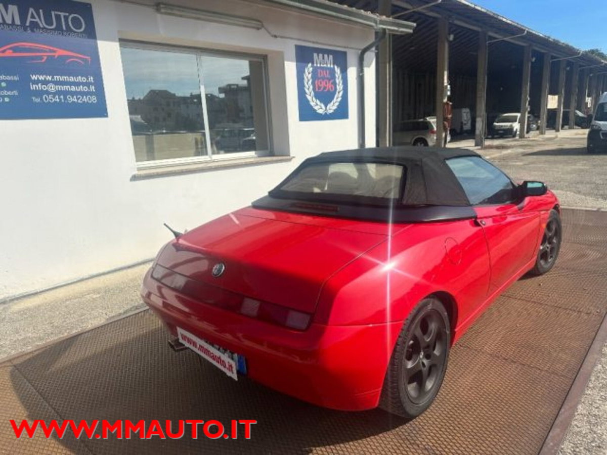 Alfa Romeo Spider 2.0i 16V Twin Spark cat L (3)