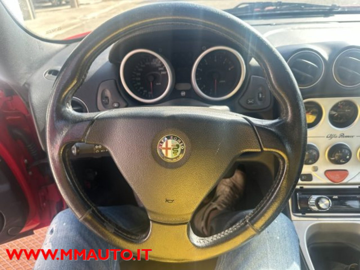Alfa Romeo Spider 2.0i 16V Twin Spark cat L (5)