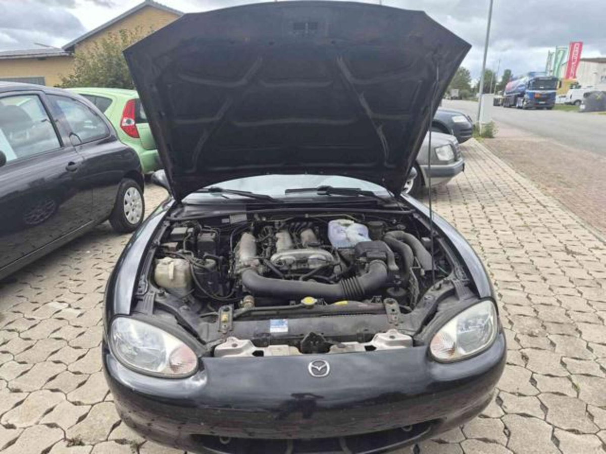 Mazda MX-5 1.6i 16V cat (11)