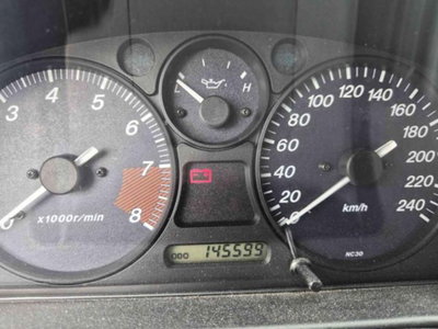 Mazda MX-5 1.6i 16V cat (12)