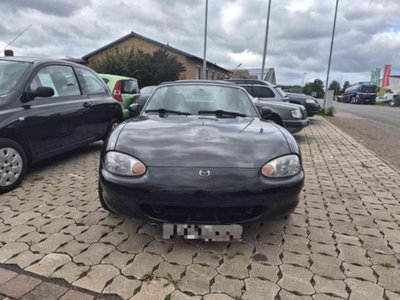 Mazda MX-5 1.6i 16V cat (2)