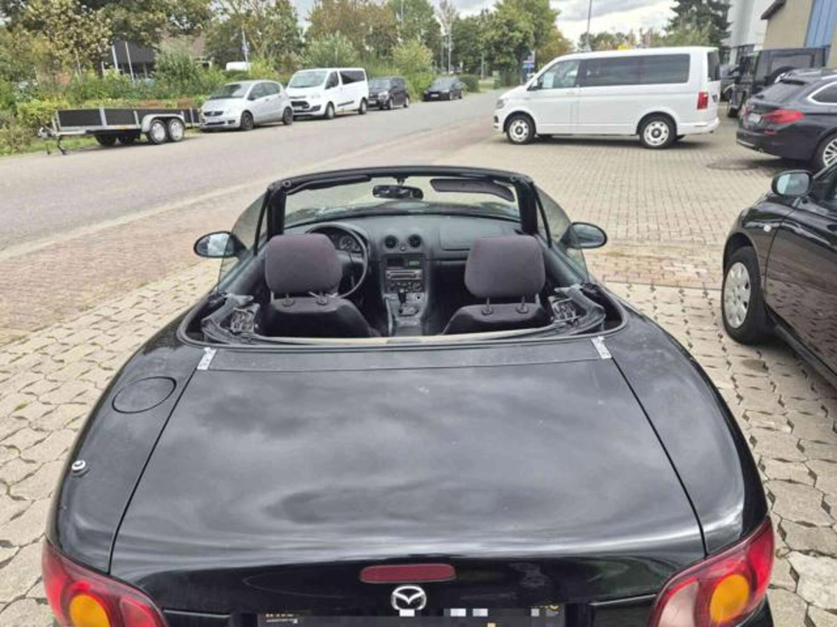 Mazda MX-5 1.6i 16V cat (8)