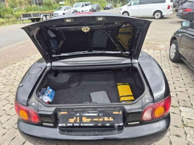 Mazda MX-5 1.6i 16V cat (9)