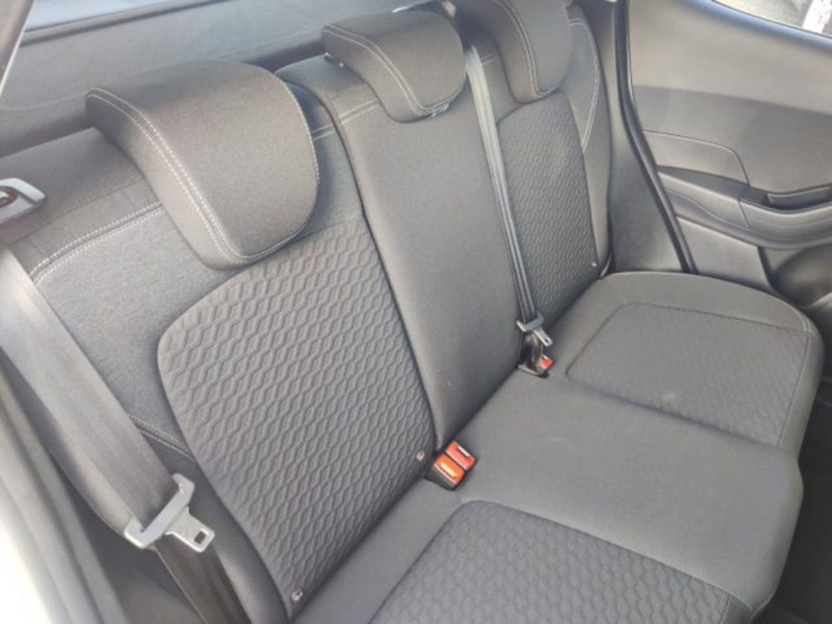 Ford Fiesta 1.1 75 CV 5 porte Titanium (20)