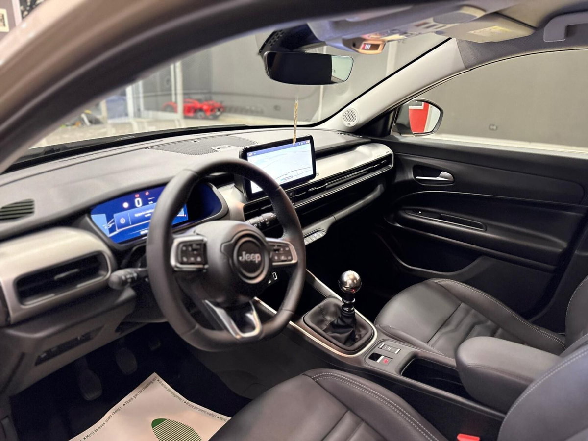 Jeep Avenger 1.2 turbo Summit fwd 100cv (14)