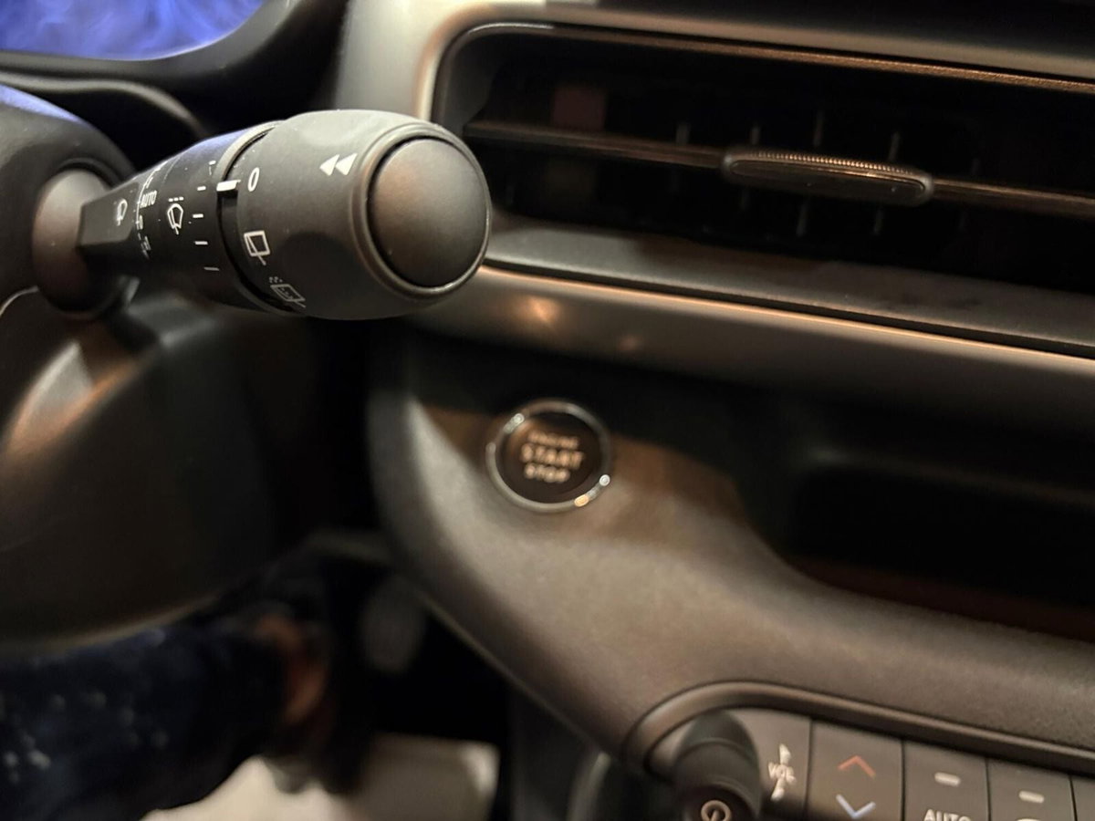 Jeep Avenger 1.2 turbo Summit fwd 100cv (18)