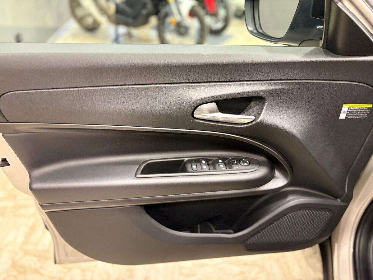 Jeep Avenger 1.2 turbo Summit fwd 100cv (9)