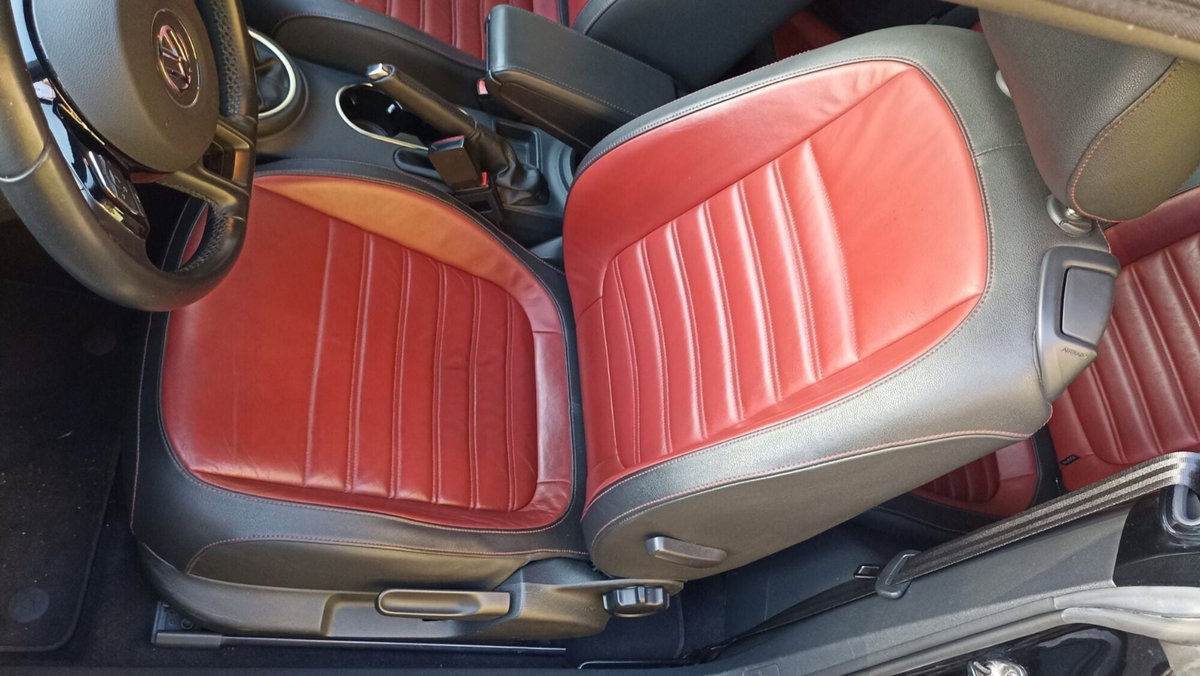 Volkswagen Maggiolino Cabrio 1.6 TDI Design (10)