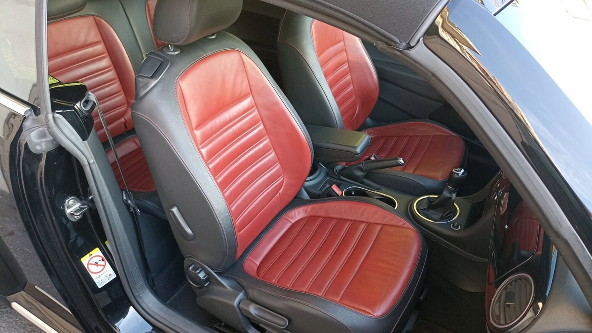 Volkswagen Maggiolino Cabrio 1.6 TDI Design (14)
