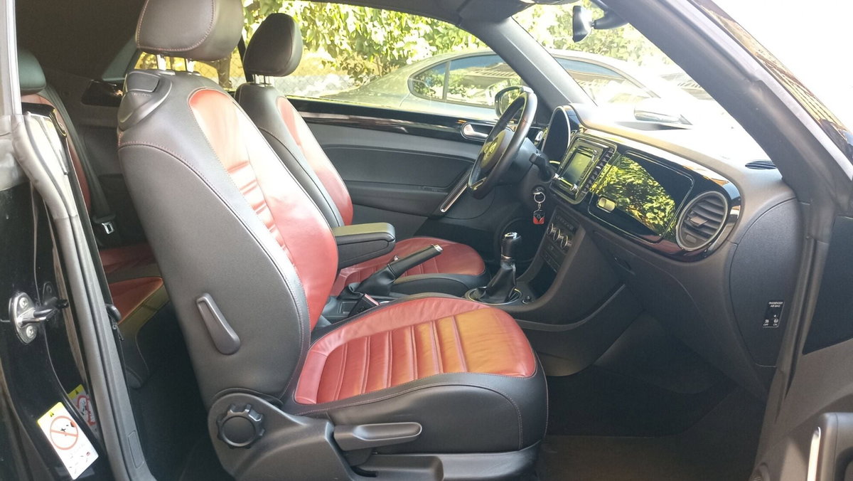 Volkswagen Maggiolino Cabrio 1.6 TDI Design (15)