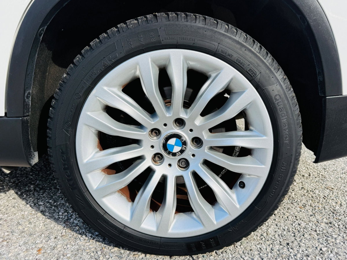 BMW X1 sDrive18d Futura (10)