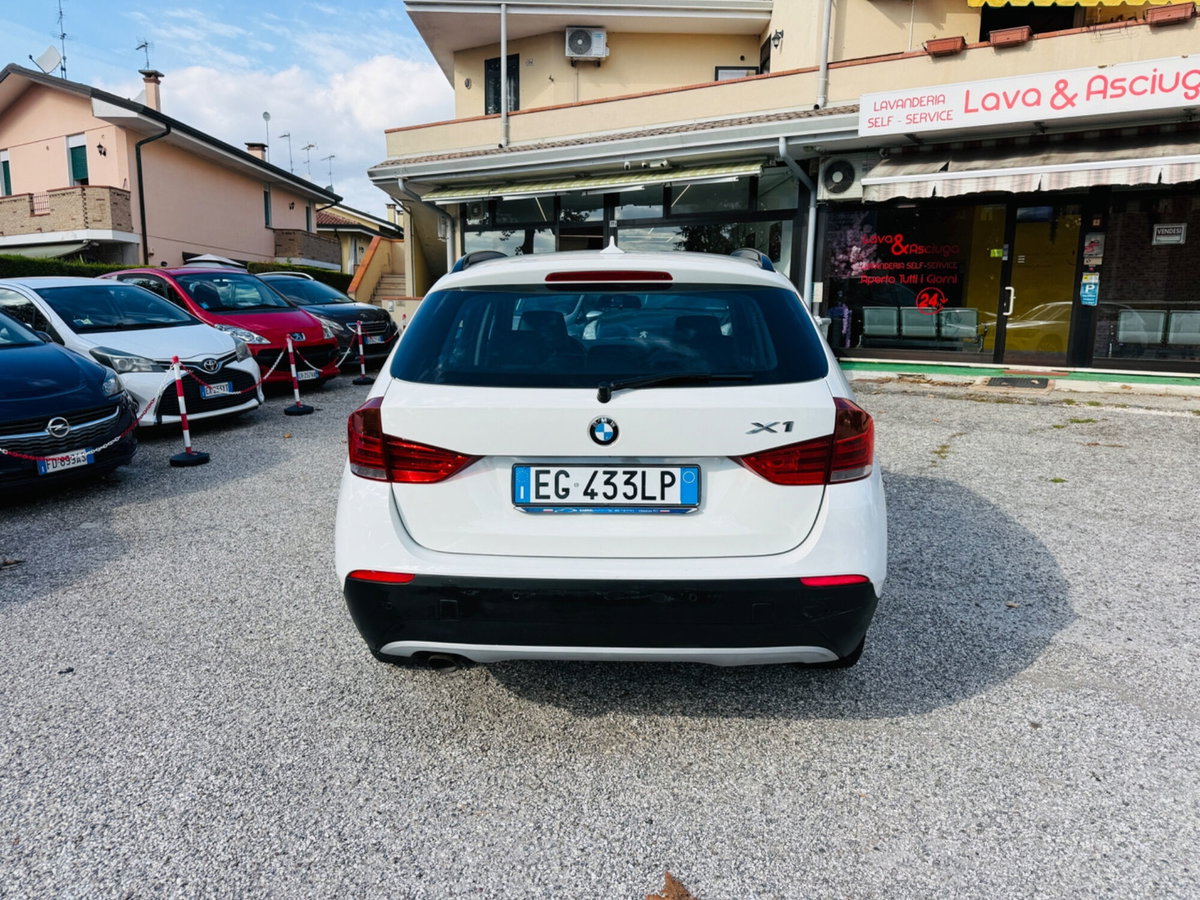 BMW X1 sDrive18d Futura (6)