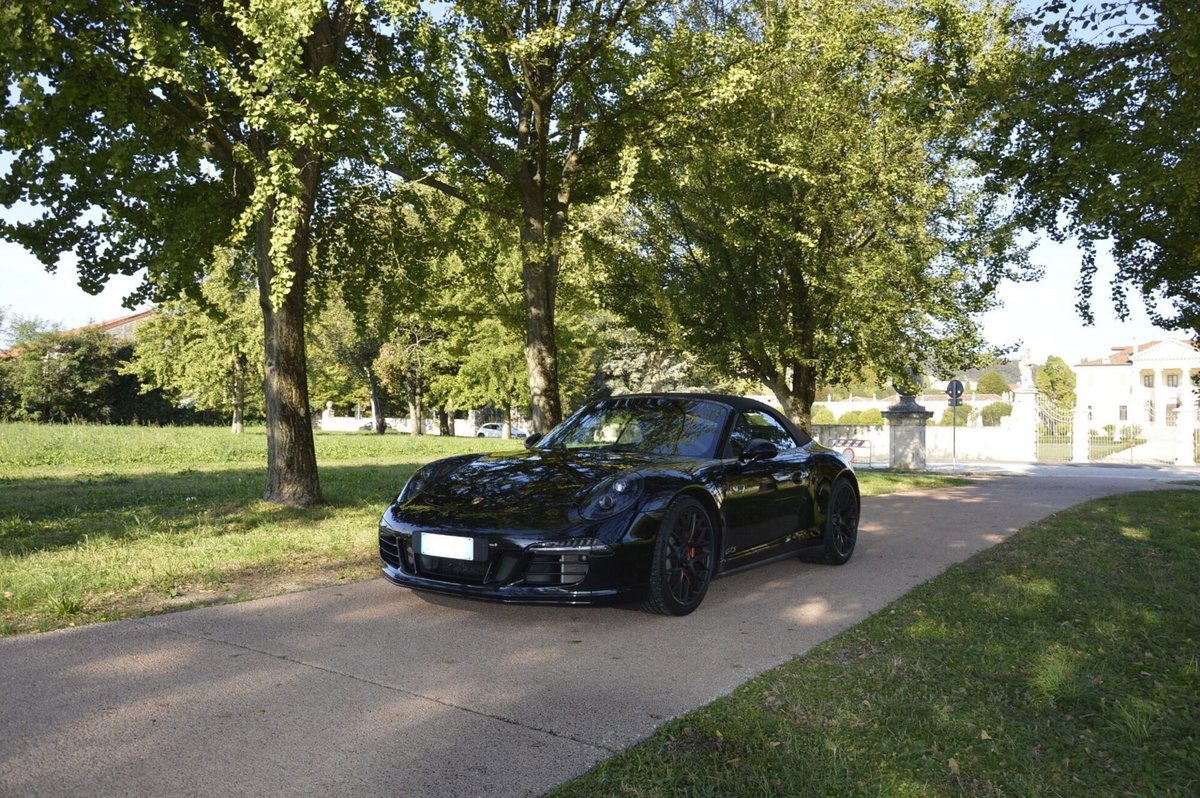 Porsche 911 Cabrio 3.8 Carrera 4 GTS