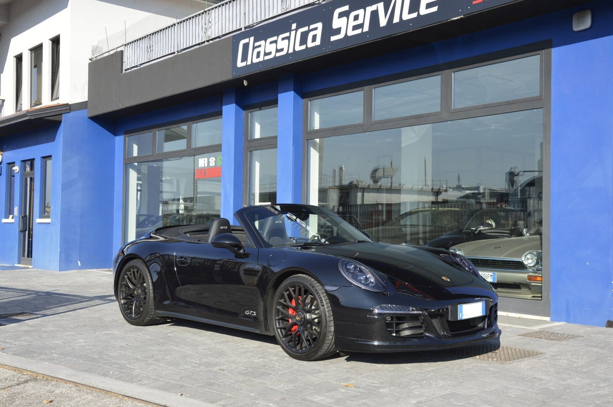Porsche 911 Cabrio 3.8 Carrera 4 GTS (9)
