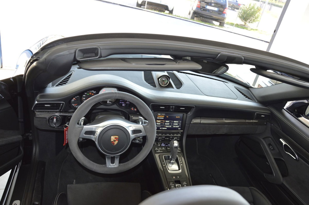 Porsche 911 Cabrio 3.8 Carrera 4 GTS (14)
