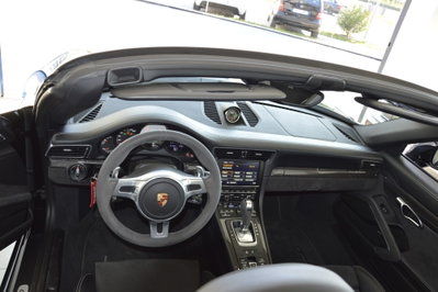 Porsche 911 Cabrio 3.8 Carrera 4 GTS (14)
