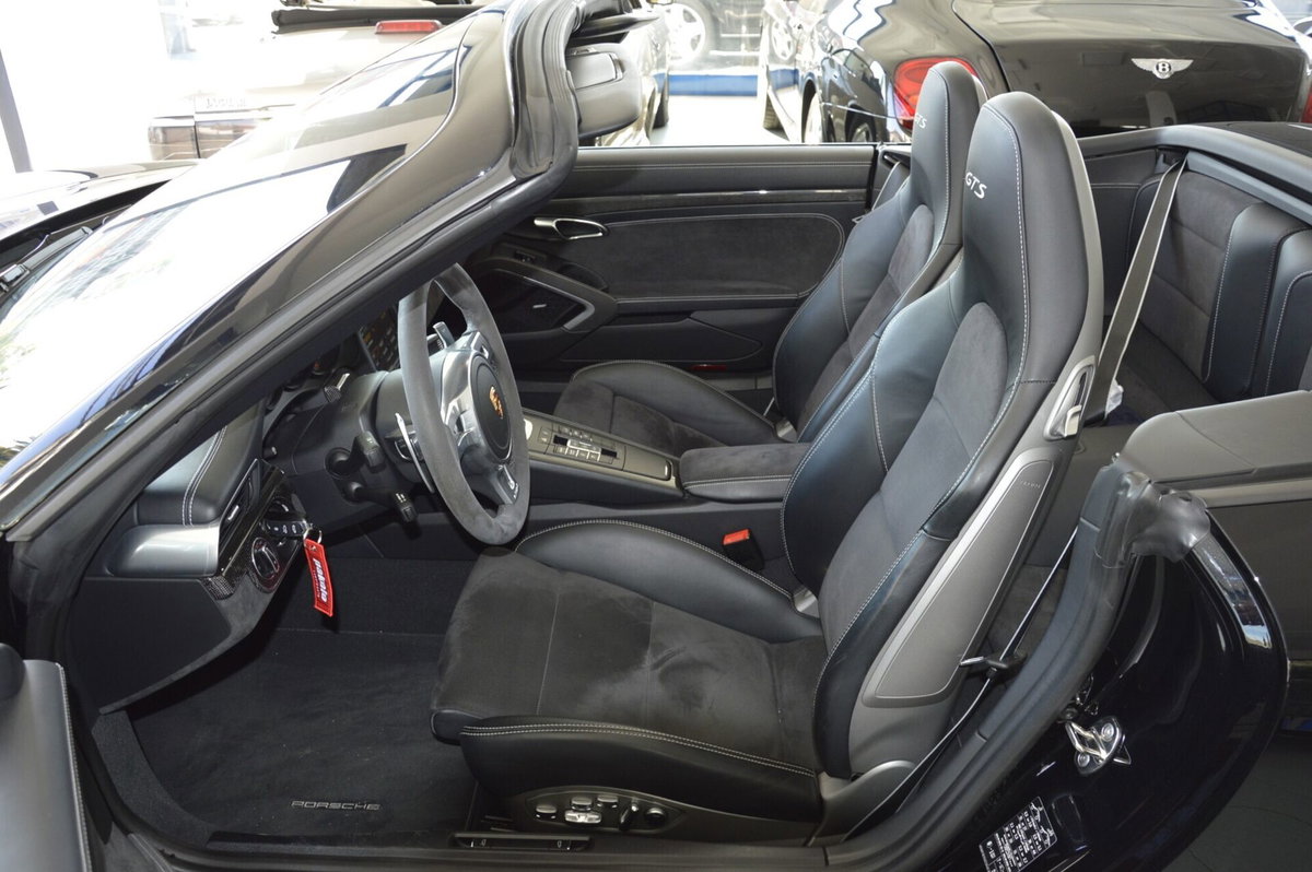 Porsche 911 Cabrio 3.8 Carrera 4 GTS (16)