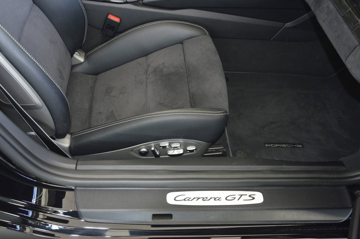 Porsche 911 Cabrio 3.8 Carrera 4 GTS (17)
