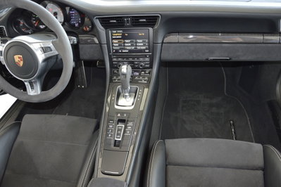 Porsche 911 Cabrio 3.8 Carrera 4 GTS (18)