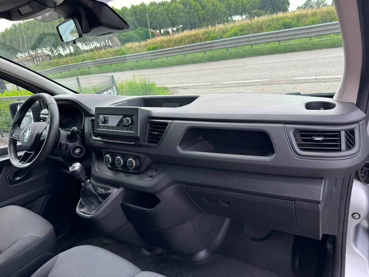Renault Trafic Furgone BluedCi 150CV EDC PL-TN SpaceClass (15)