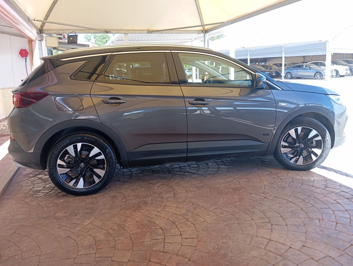 Opel Grandland X 1.6 Turbo 180 CV Start&Stop aut. Ultimate (4)
