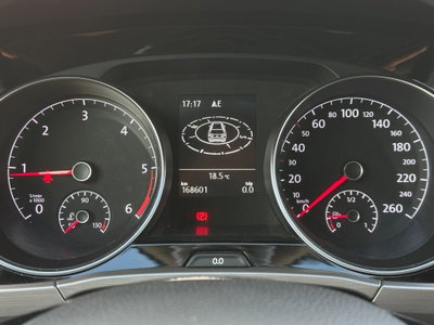 Volkswagen Touran 1.6 TDI Trendline BlueMotion Technology (15)