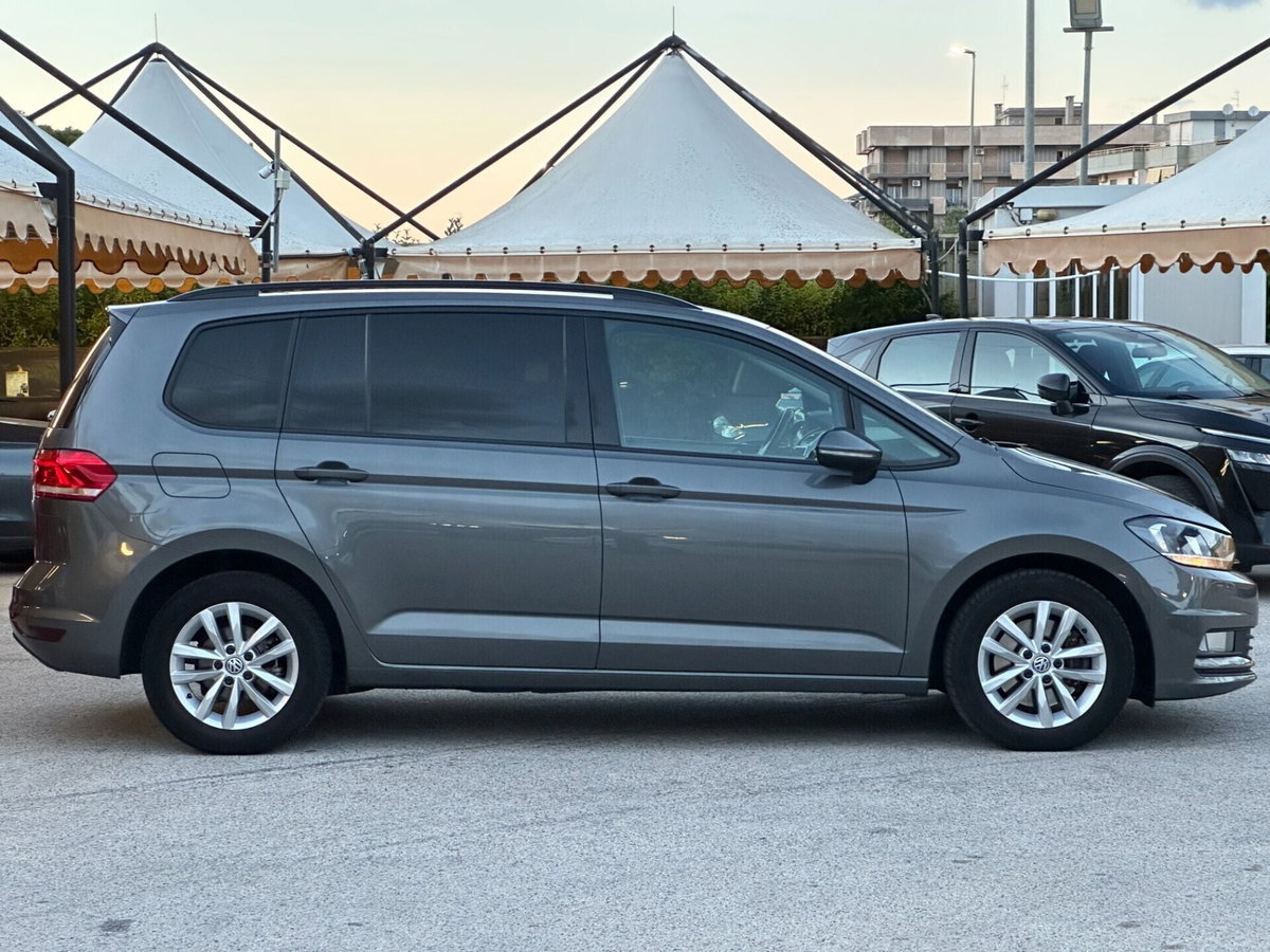 Volkswagen Touran 1.6 TDI Trendline BlueMotion Technology (8)