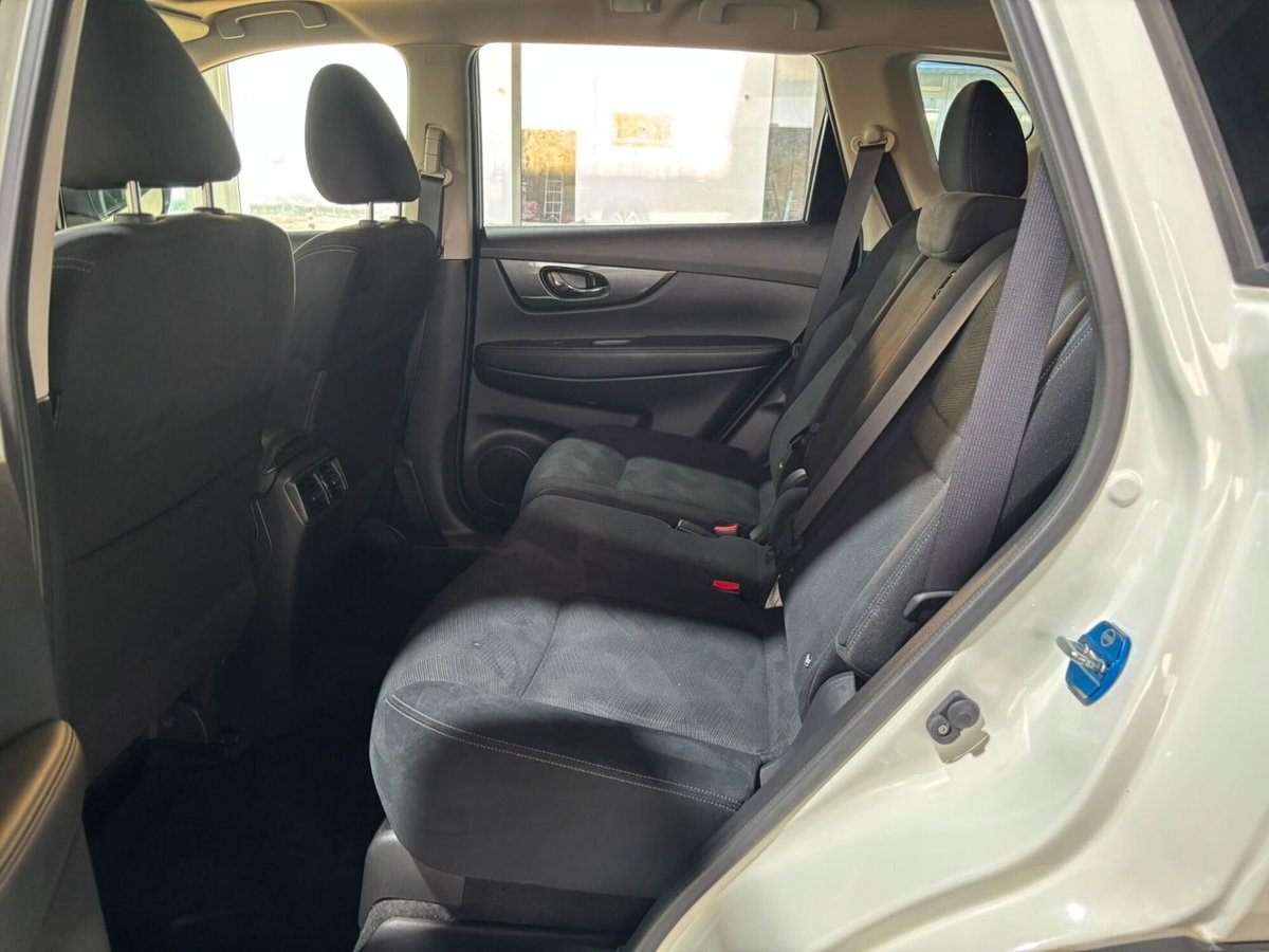 Nissan X-Trail 1.6 dCi 2WD N-Vision (20)