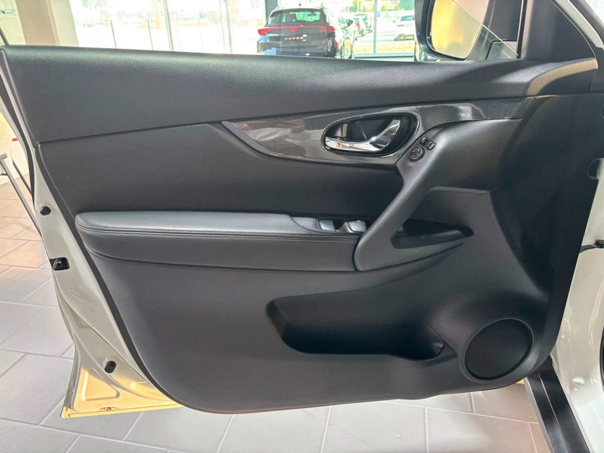 Nissan X-Trail 1.6 dCi 2WD N-Vision (9)