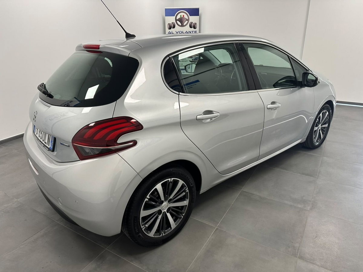 Peugeot 208 Turbo 110 S&S 5 porte Allure (4)