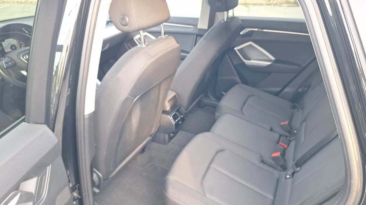 Audi Q3 35 TDI quattro S tronic Business (13)