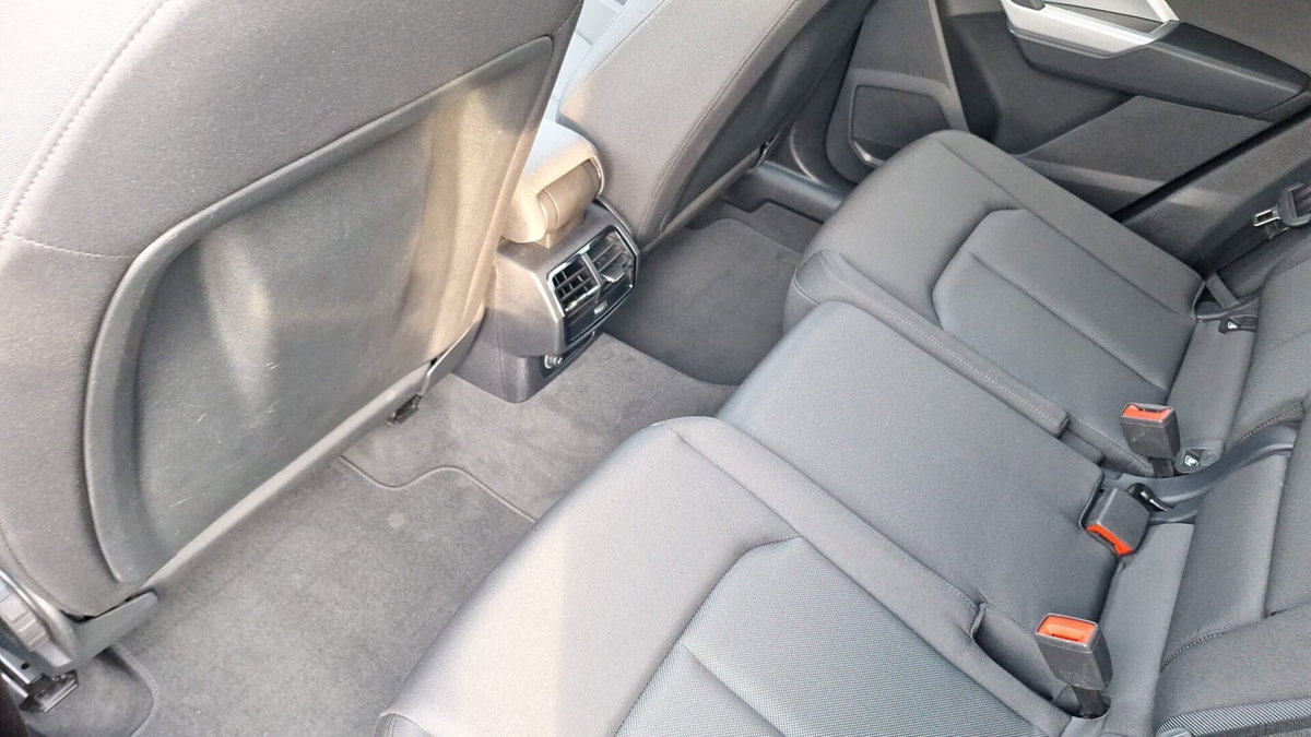 Audi Q3 35 TDI quattro S tronic Business (14)