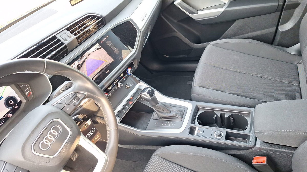 Audi Q3 35 TDI quattro S tronic Business (15)