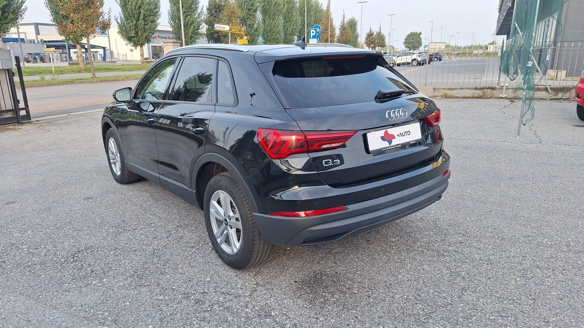 Audi Q3 35 TDI quattro S tronic Business (5)