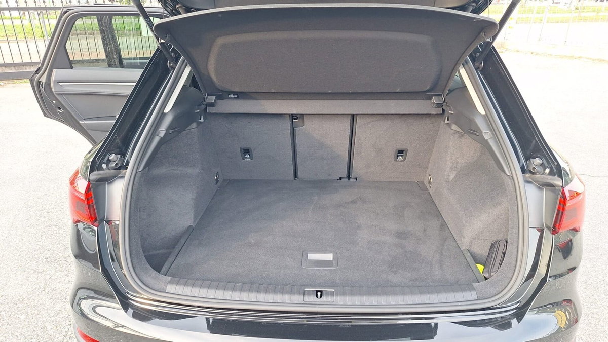 Audi Q3 35 TDI quattro S tronic Business (7)