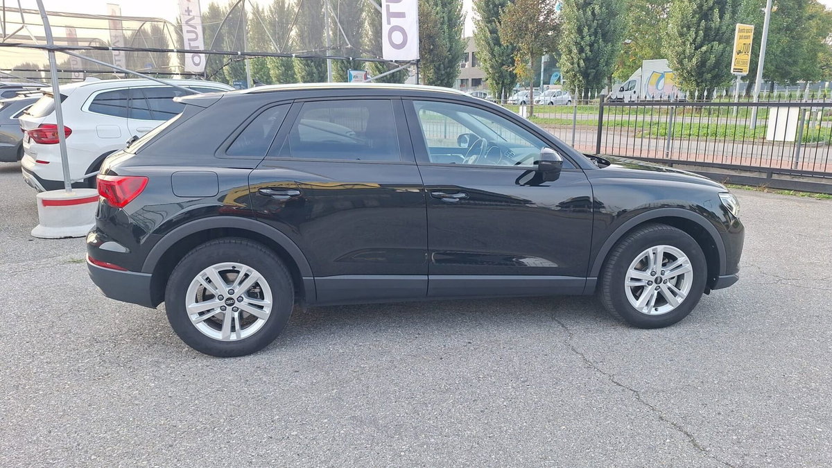 Audi Q3 35 TDI quattro S tronic Business (8)