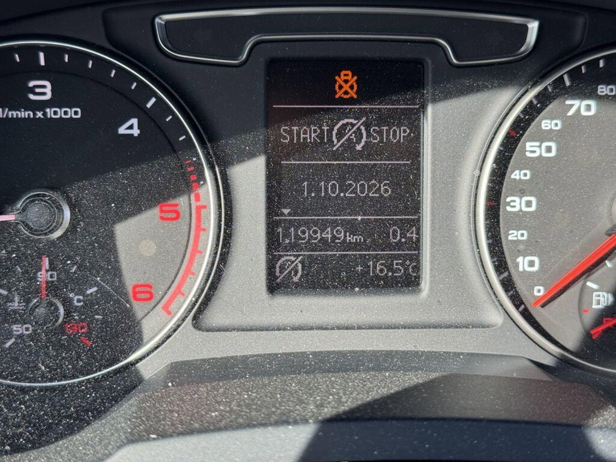 Audi Q3 2.0 TDI 120 CV S tronic Business (9)
