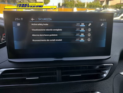 Peugeot 3008 BlueHDi 130 S&S EAT8 Allure Pack (19)