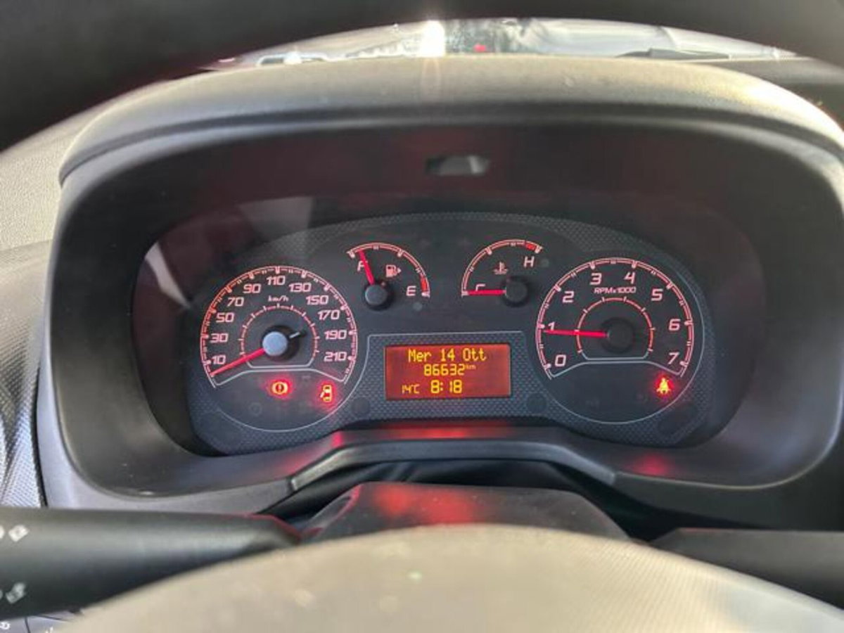 Fiat Fiorino Furgone cargo 1.3 mjt 95cv (14)