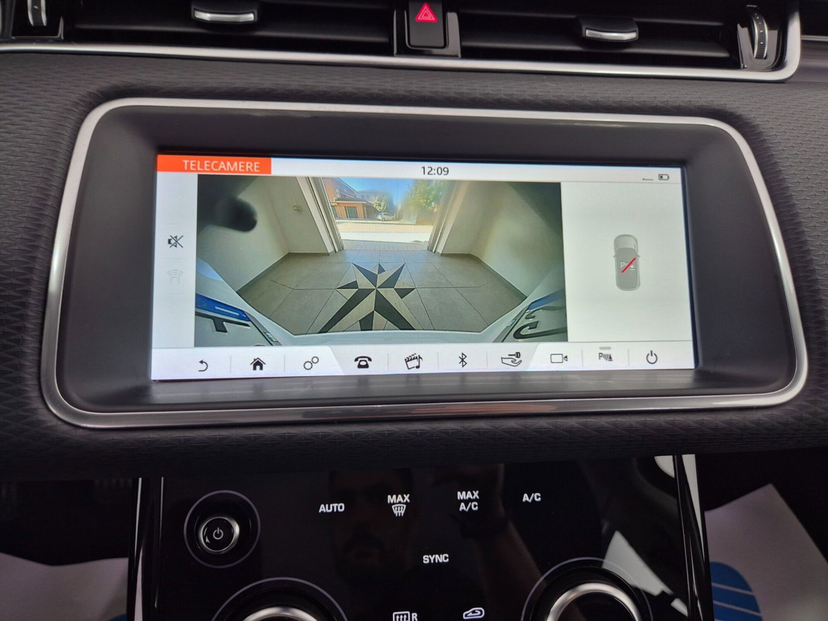 Land Rover Range Rover Evoque 2.0D I4-L.Flw 150 CV (18)
