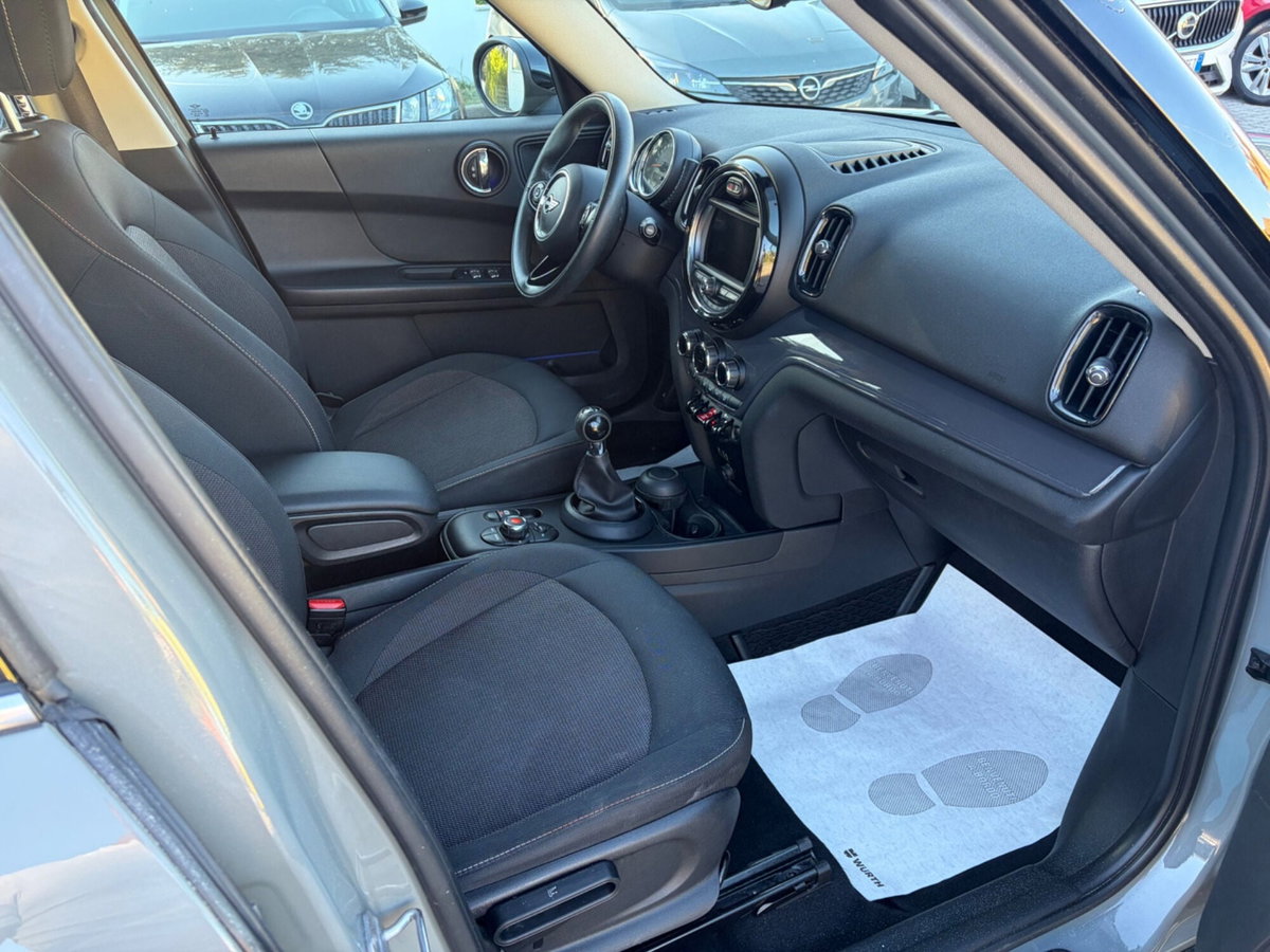 MINI Mini Countryman 2.0 Cooper D Essential Countryman (12)