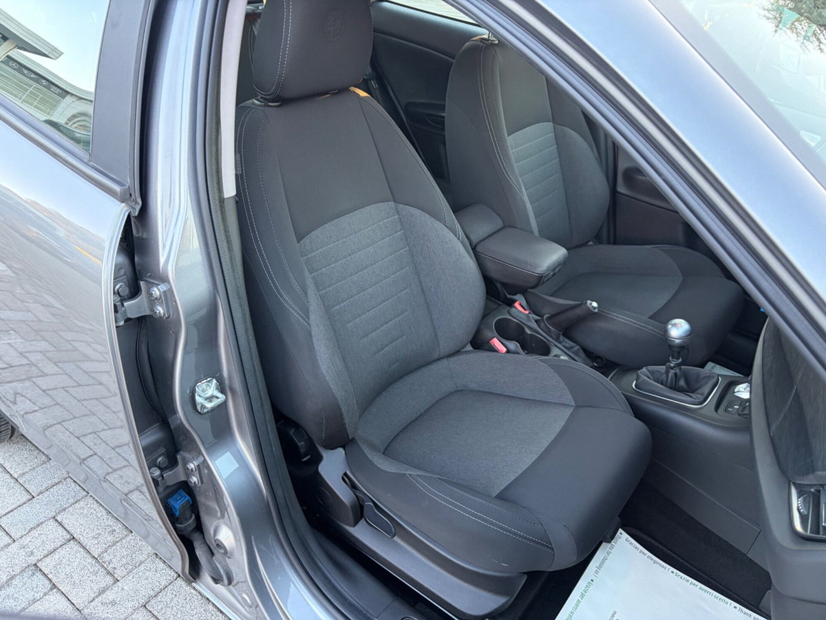 Alfa Romeo Giulietta 1.6 JTDm Business 120cv (15)