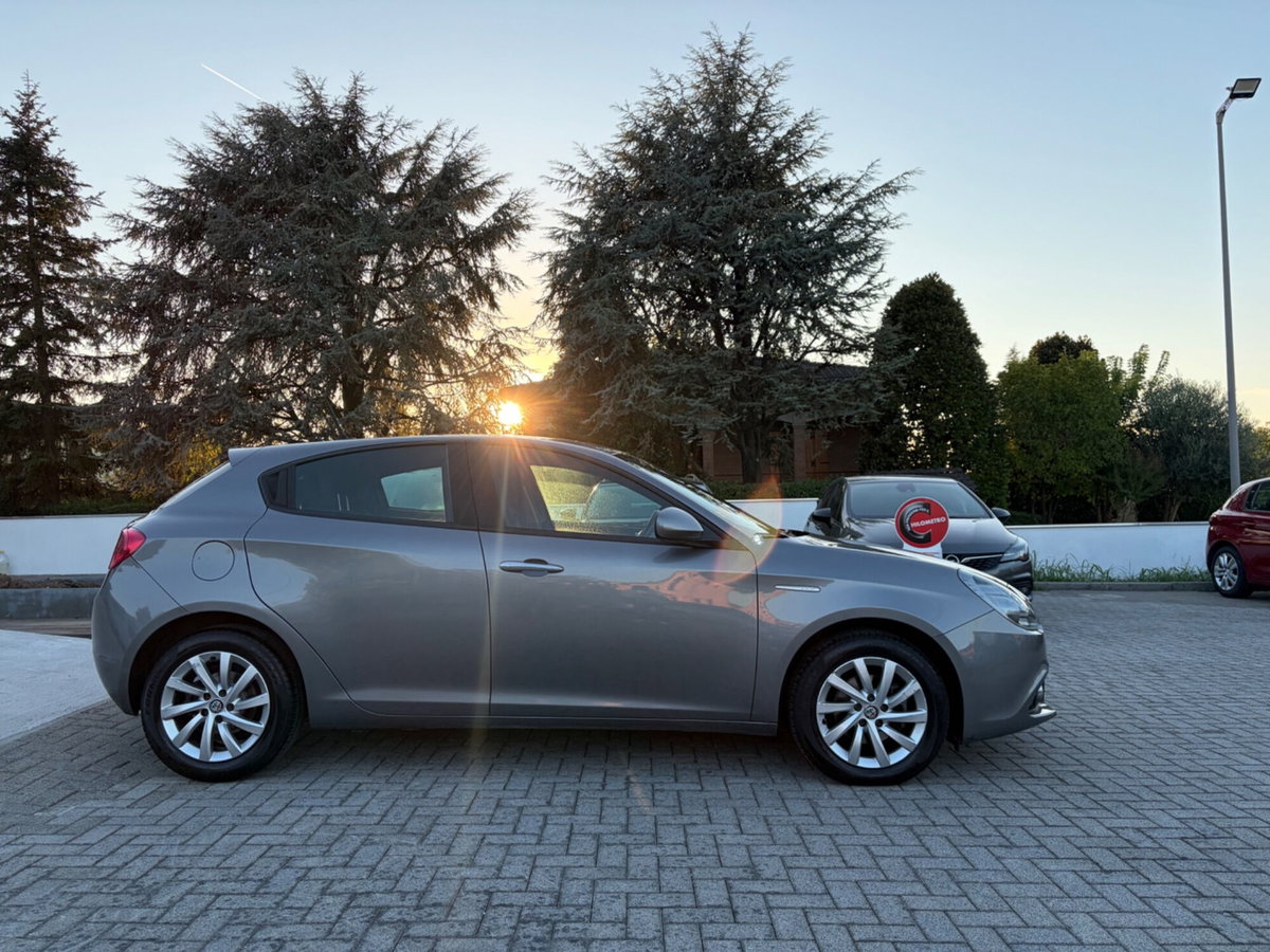 Alfa Romeo Giulietta 1.6 JTDm Business 120cv (5)