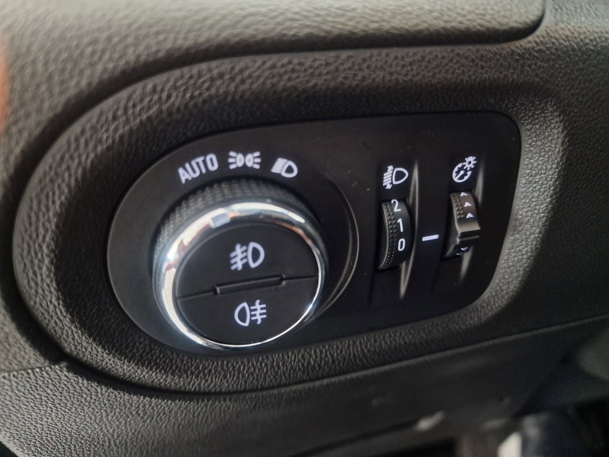 Opel Grandland X 1.5 diesel Ecotec Start&Stop Innovation (11)