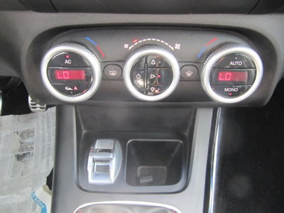Alfa Romeo Giulietta 1.6 JTDm-2 Exclusive (9)