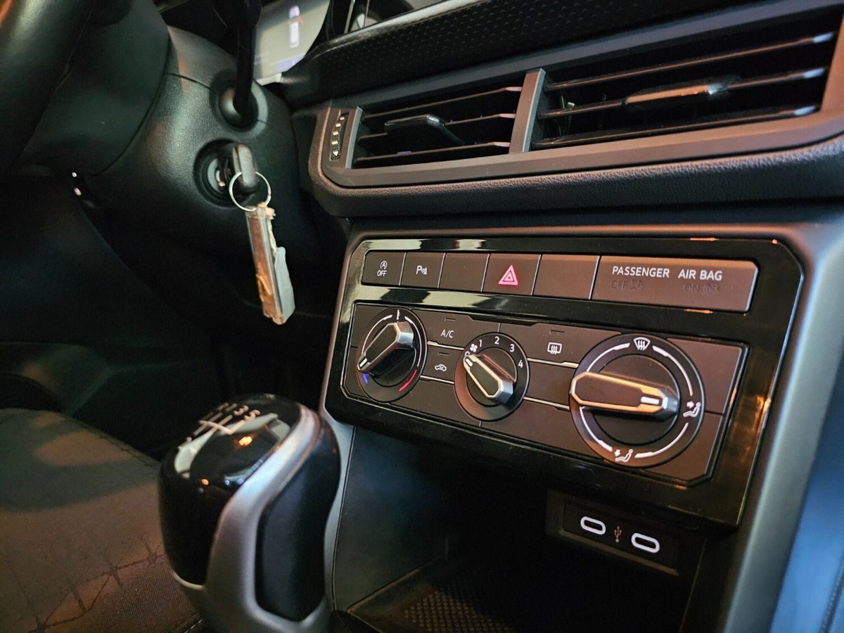 Volkswagen T-Cross 1.0 TSI Style BMT (17)