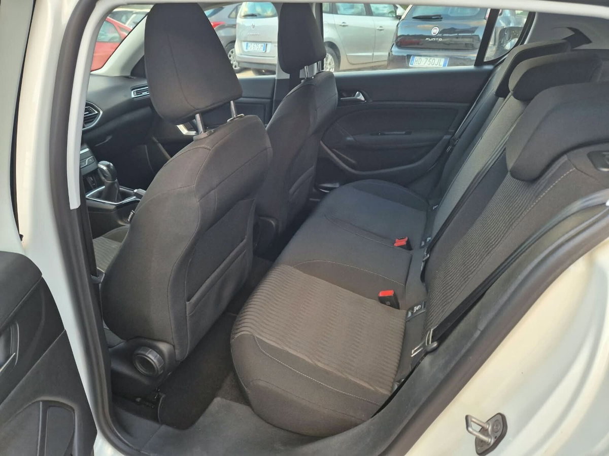 Peugeot 308 PureTech Turbo 110 S&S Active Pack (14)